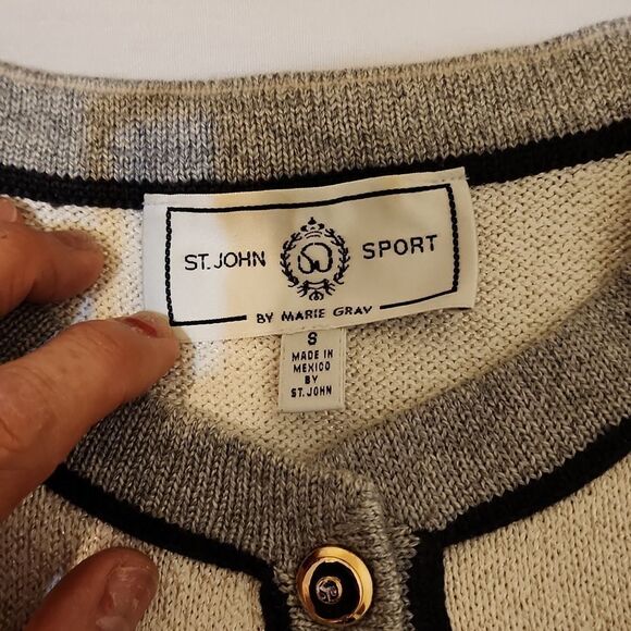 - ST.JOHN Cream, gray and black cardigan gold buttons - Picture 10 of 14